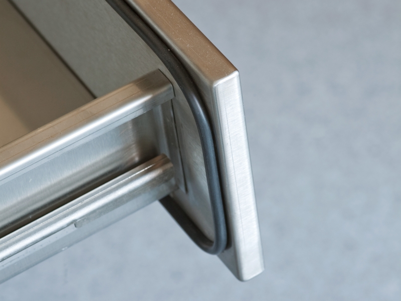 Detail-Aufnahme von Hygiene-Lade mit integrierter Dichtung
